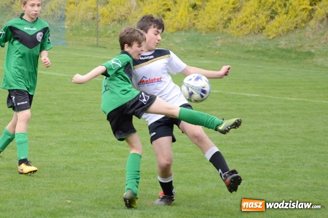Zdjęcie w galerii na portalu naszwodzislaw.com: Rogów przegrywa. Trampkarze z Moszczenicy lepsi! ZDJĘCIA wiadomości z regionu
