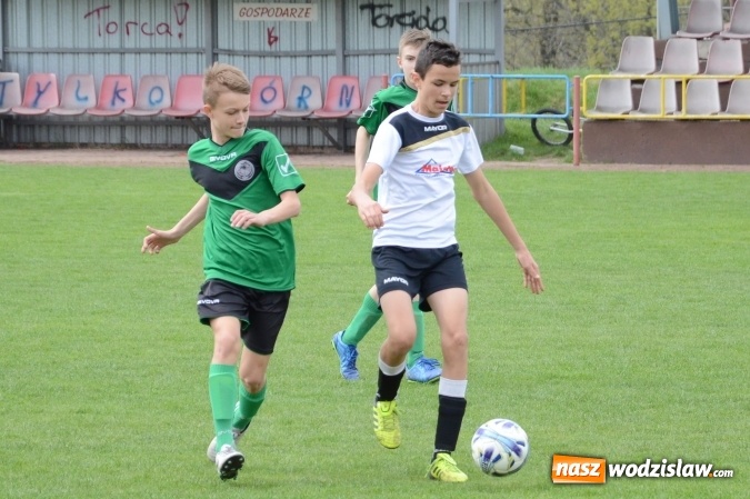 Zdjęcie w galerii na portalu naszwodzislaw.com: Rogów przegrywa. Trampkarze z Moszczenicy lepsi! ZDJĘCIA wiadomości z regionu