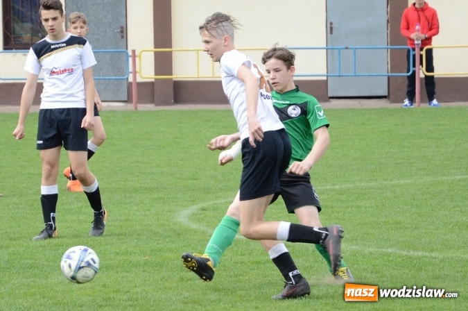 Zdjęcie w galerii na portalu naszwodzislaw.com: Rogów przegrywa. Trampkarze z Moszczenicy lepsi! ZDJĘCIA wiadomości z regionu