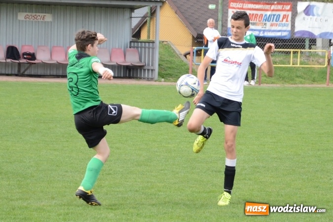Zdjęcie w galerii na portalu naszwodzislaw.com: Rogów przegrywa. Trampkarze z Moszczenicy lepsi! ZDJĘCIA wiadomości z regionu