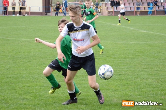 Zdjęcie w galerii na portalu naszwodzislaw.com: Rogów przegrywa. Trampkarze z Moszczenicy lepsi! ZDJĘCIA wiadomości z regionu