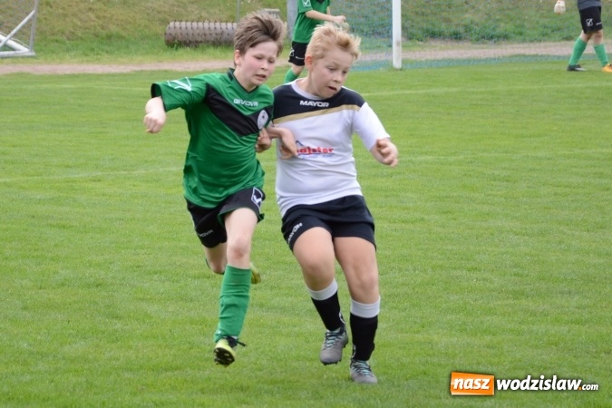 Zdjęcie w galerii na portalu naszwodzislaw.com: Rogów przegrywa. Trampkarze z Moszczenicy lepsi! ZDJĘCIA wiadomości z regionu