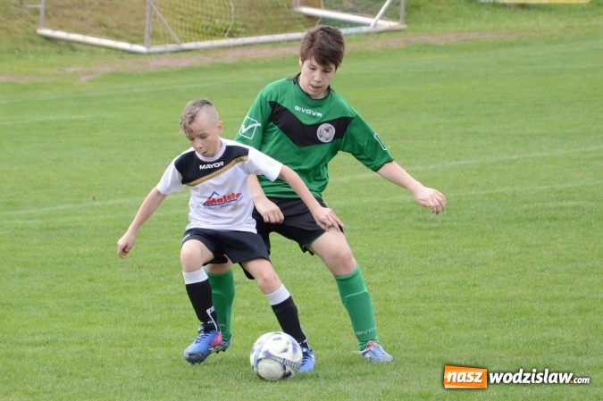 Zdjęcie w galerii na portalu naszwodzislaw.com: Rogów przegrywa. Trampkarze z Moszczenicy lepsi! ZDJĘCIA wiadomości z regionu