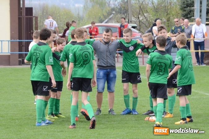 Zdjęcie w galerii na portalu naszwodzislaw.com: Rogów przegrywa. Trampkarze z Moszczenicy lepsi! ZDJĘCIA wiadomości z regionu