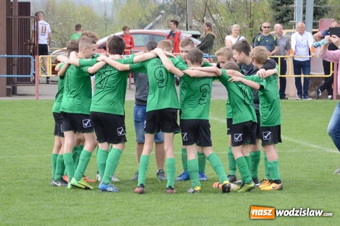Zdjęcie w galerii na portalu naszwodzislaw.com: Rogów przegrywa. Trampkarze z Moszczenicy lepsi! ZDJĘCIA wiadomości z regionu