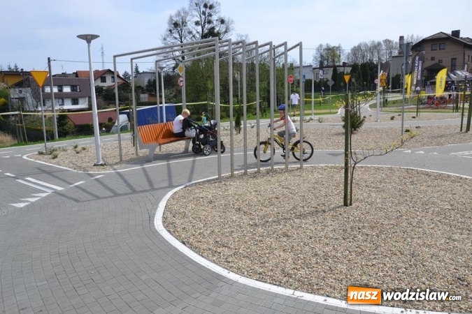 Zdjęcie w galerii na portalu naszwodzislaw.com: Miasteczko Ruchu Drogowego w Radlinie już oficjalnie otwarte! FOTORELACJA  wiadomości z regionu