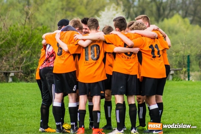 Zdjęcie w galerii na portalu naszwodzislaw.com: Juniorzy Syryni bezlitośni dla Brzezia wiadomości z regionu