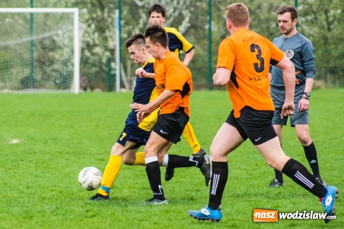 Zdjęcie w galerii na portalu naszwodzislaw.com: Juniorzy Syryni bezlitośni dla Brzezia wiadomości z regionu