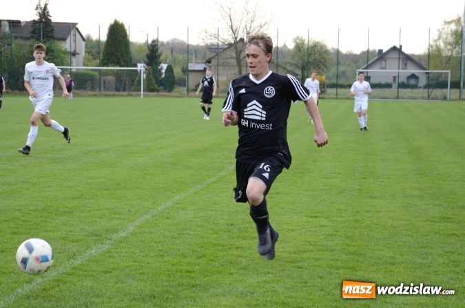 Zdjęcie w galerii na portalu naszwodzislaw.com: Czyżowicka B klasa pokonana przez Markowice  wiadomości z regionu