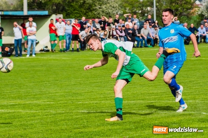 Zdjęcie w galerii na portalu naszwodzislaw.com: A klasa: Hit kolejki nie zawiódł. Kornowac zremisował z Gorzycami wiadomości z regionu