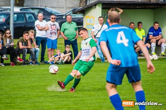 Zdjęcie w galerii na portalu naszwodzislaw.com: A klasa: Hit kolejki nie zawiódł. Kornowac zremisował z Gorzycami wiadomości z regionu