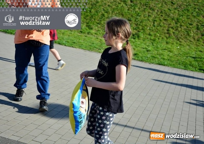 Zdjęcie w galerii na portalu naszwodzislaw.com: Wodzisławska Bitwa na Poduszki. FOTORELACJA  wiadomości z regionu