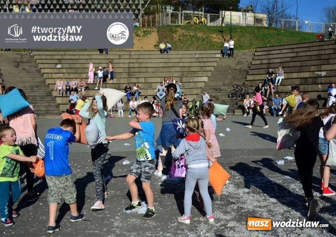 Zdjęcie w galerii na portalu naszwodzislaw.com: Wodzisławska Bitwa na Poduszki. FOTORELACJA  wiadomości z regionu