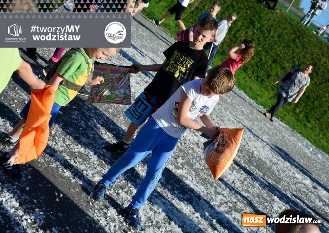 Zdjęcie w galerii na portalu naszwodzislaw.com: Wodzisławska Bitwa na Poduszki. FOTORELACJA  wiadomości z regionu