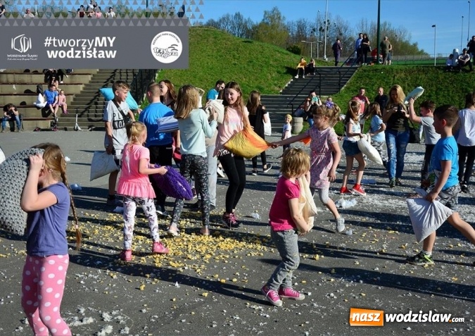 Zdjęcie w galerii na portalu naszwodzislaw.com: Wodzisławska Bitwa na Poduszki. FOTORELACJA  wiadomości z regionu
