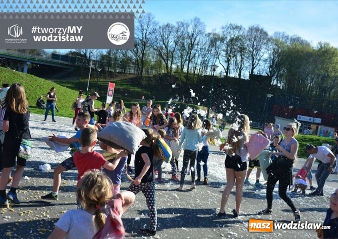 Zdjęcie w galerii na portalu naszwodzislaw.com: Wodzisławska Bitwa na Poduszki. FOTORELACJA  wiadomości z regionu