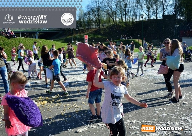 Zdjęcie w galerii na portalu naszwodzislaw.com: Wodzisławska Bitwa na Poduszki. FOTORELACJA  wiadomości z regionu
