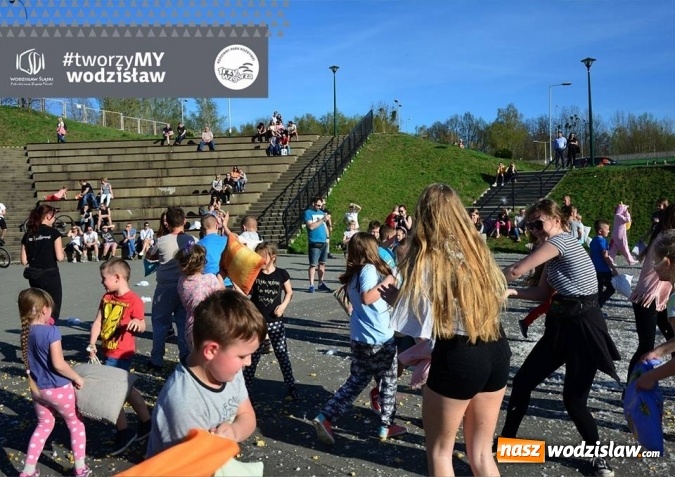 Zdjęcie w galerii na portalu naszwodzislaw.com: Wodzisławska Bitwa na Poduszki. FOTORELACJA  wiadomości z regionu