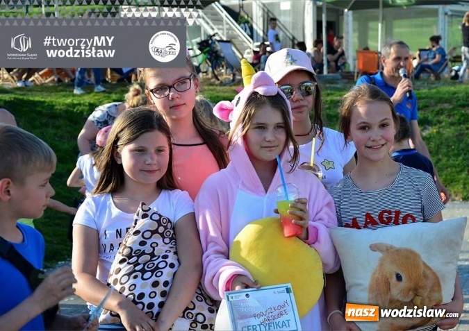 Zdjęcie w galerii na portalu naszwodzislaw.com: Wodzisławska Bitwa na Poduszki. FOTORELACJA  wiadomości z regionu