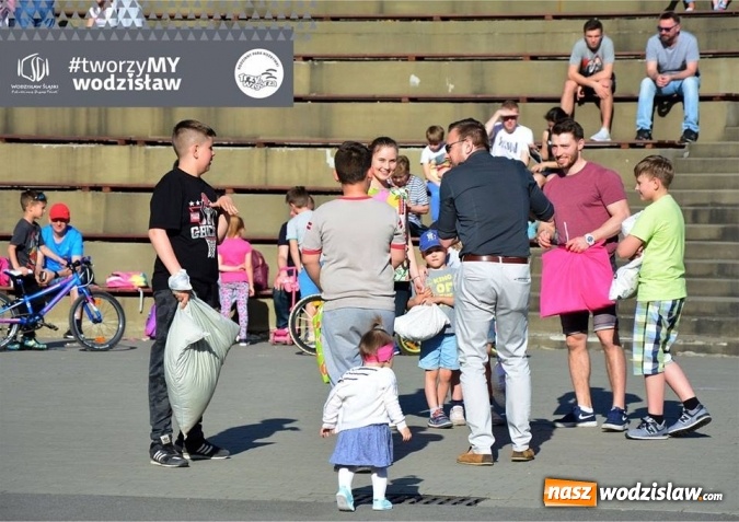 Zdjęcie w galerii na portalu naszwodzislaw.com: Wodzisławska Bitwa na Poduszki. FOTORELACJA  wiadomości z regionu