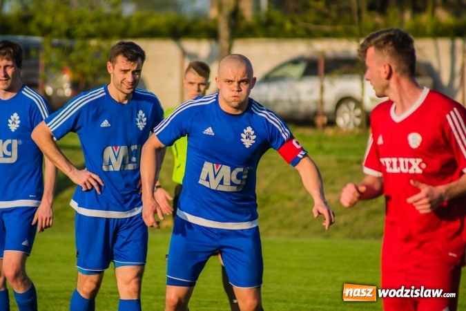 Zdjęcie w galerii na portalu naszwodzislaw.com: Samobój ustawił mecz. Gaszowice z Pucharem Polski na szczeblu Podokręgu wiadomości z regionu