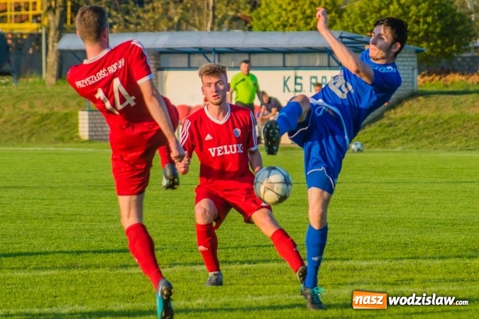 Zdjęcie w galerii na portalu naszwodzislaw.com: Samobój ustawił mecz. Gaszowice z Pucharem Polski na szczeblu Podokręgu wiadomości z regionu