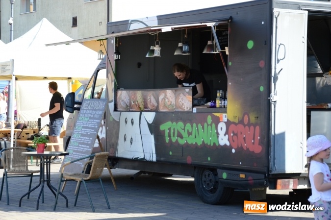 Zdjęcie w galerii na portalu naszwodzislaw.com: Food Trucki po raz pierwszy zjechały do Radlina wiadomości z regionu