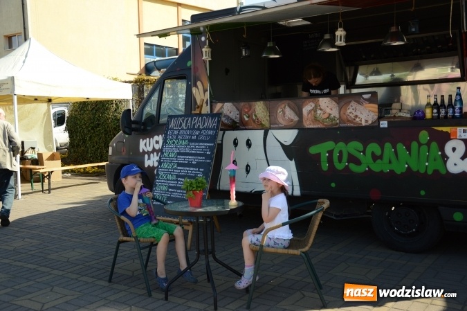 Zdjęcie w galerii na portalu naszwodzislaw.com: Food Trucki po raz pierwszy zjechały do Radlina wiadomości z regionu