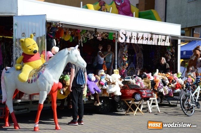 Zdjęcie w galerii na portalu naszwodzislaw.com: Food Trucki po raz pierwszy zjechały do Radlina wiadomości z regionu