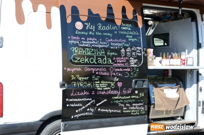 Zdjęcie w galerii na portalu naszwodzislaw.com: Food Trucki po raz pierwszy zjechały do Radlina wiadomości z regionu