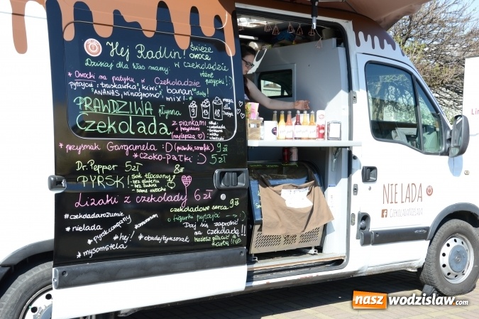 Zdjęcie w galerii na portalu naszwodzislaw.com: Food Trucki po raz pierwszy zjechały do Radlina wiadomości z regionu