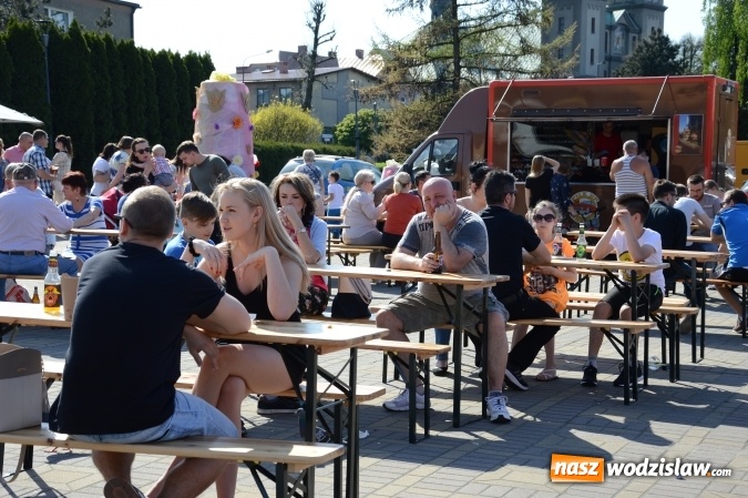 Zdjęcie w galerii na portalu naszwodzislaw.com: Food Trucki po raz pierwszy zjechały do Radlina wiadomości z regionu