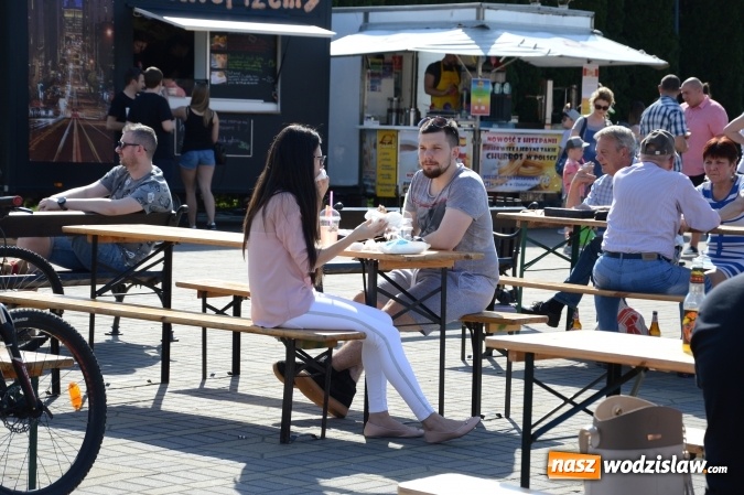 Zdjęcie w galerii na portalu naszwodzislaw.com: Food Trucki po raz pierwszy zjechały do Radlina wiadomości z regionu
