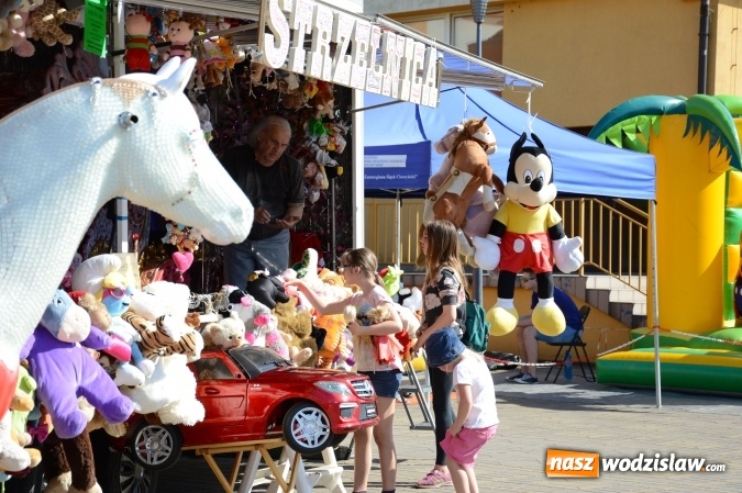 Zdjęcie w galerii na portalu naszwodzislaw.com: Food Trucki po raz pierwszy zjechały do Radlina wiadomości z regionu