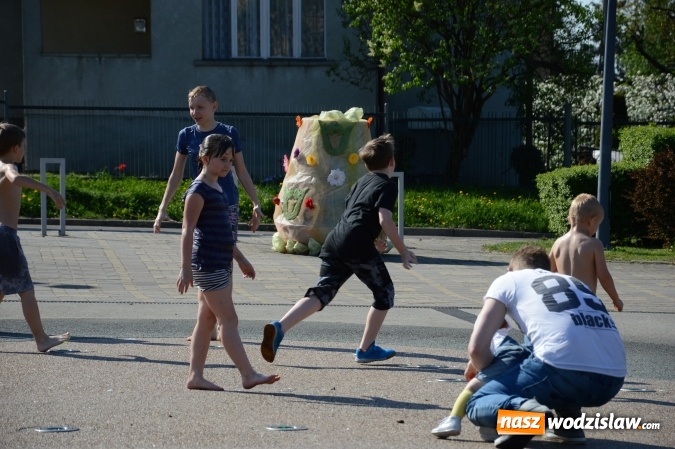 Zdjęcie w galerii na portalu naszwodzislaw.com: Food Trucki po raz pierwszy zjechały do Radlina wiadomości z regionu