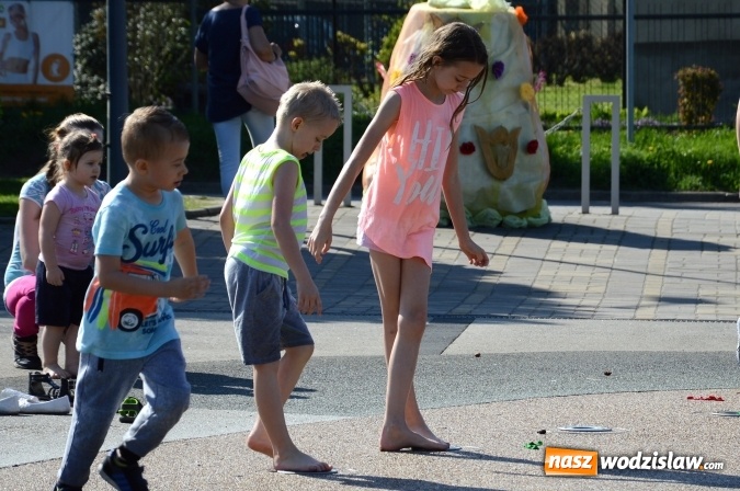 Zdjęcie w galerii na portalu naszwodzislaw.com: Food Trucki po raz pierwszy zjechały do Radlina wiadomości z regionu