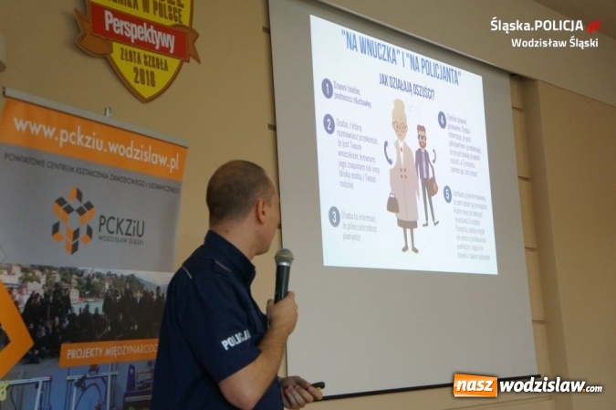 Zdjęcie w galerii na portalu naszwodzislaw.com: Debatowali z młodzieżą o bezpieczeństwie wiadomości z regionu