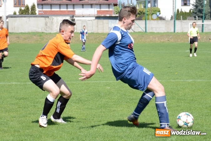 Zdjęcie w galerii na portalu naszwodzislaw.com: Juniorzy Lysek górą nad Syrynią wiadomości z regionu