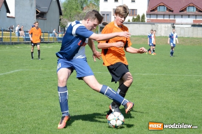 Zdjęcie w galerii na portalu naszwodzislaw.com: Juniorzy Lysek górą nad Syrynią wiadomości z regionu