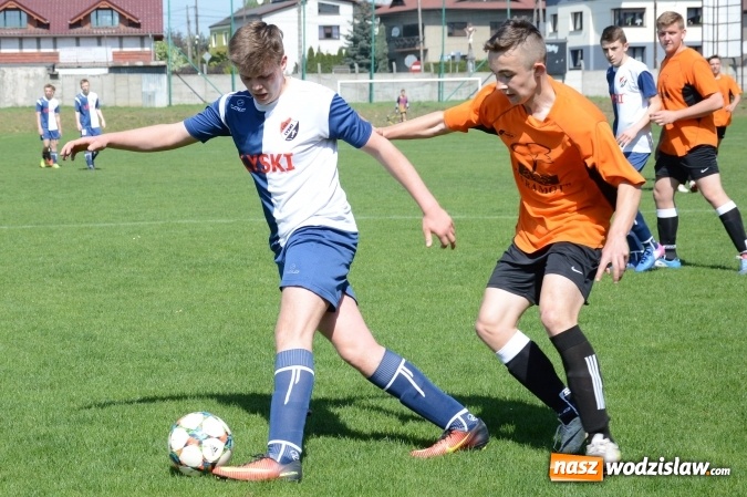 Zdjęcie w galerii na portalu naszwodzislaw.com: Juniorzy Lysek górą nad Syrynią wiadomości z regionu