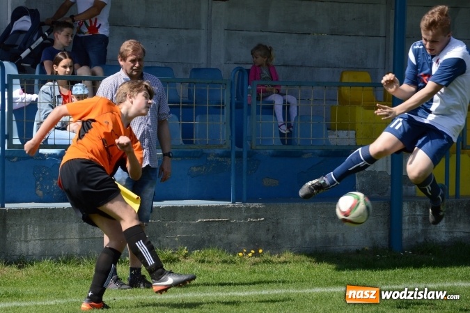 Zdjęcie w galerii na portalu naszwodzislaw.com: Juniorzy Lysek górą nad Syrynią wiadomości z regionu