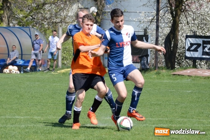 Zdjęcie w galerii na portalu naszwodzislaw.com: Juniorzy Lysek górą nad Syrynią wiadomości z regionu