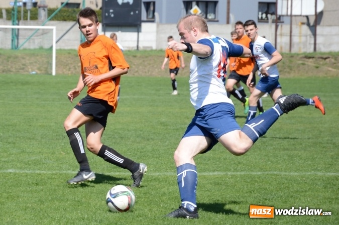 Zdjęcie w galerii na portalu naszwodzislaw.com: Juniorzy Lysek górą nad Syrynią wiadomości z regionu