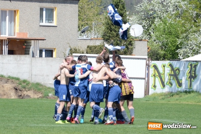 Zdjęcie w galerii na portalu naszwodzislaw.com: Juniorzy Lysek górą nad Syrynią wiadomości z regionu