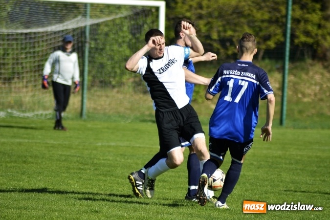 Zdjęcie w galerii na portalu naszwodzislaw.com: Strzelanina przy Młodzieżowej! Pstrążna górą wiadomości z regionu