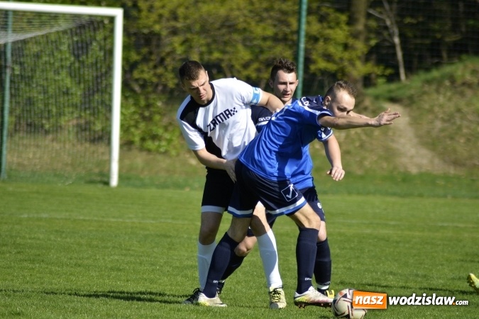 Zdjęcie w galerii na portalu naszwodzislaw.com: Strzelanina przy Młodzieżowej! Pstrążna górą wiadomości z regionu