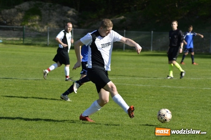 Zdjęcie w galerii na portalu naszwodzislaw.com: Strzelanina przy Młodzieżowej! Pstrążna górą wiadomości z regionu