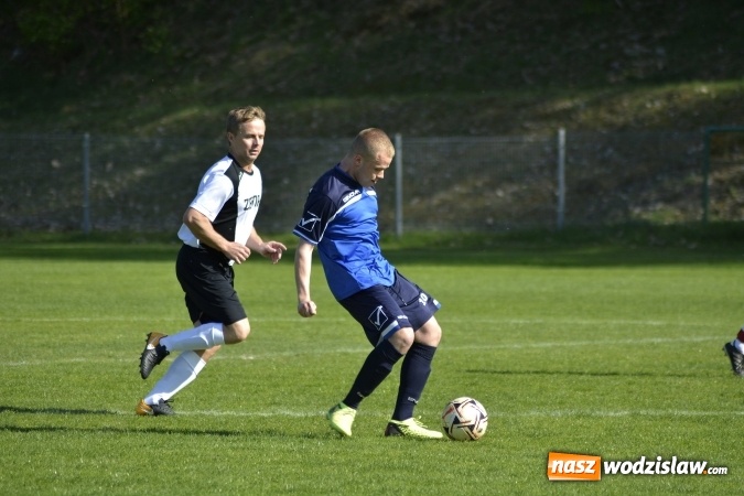 Zdjęcie w galerii na portalu naszwodzislaw.com: Strzelanina przy Młodzieżowej! Pstrążna górą wiadomości z regionu