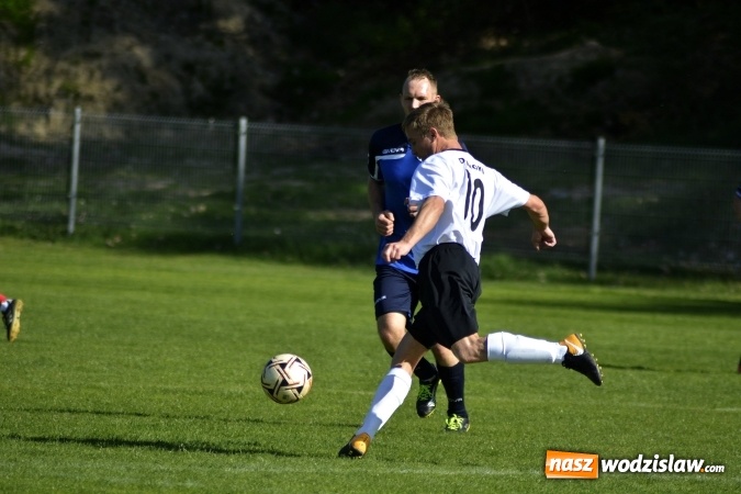 Zdjęcie w galerii na portalu naszwodzislaw.com: Strzelanina przy Młodzieżowej! Pstrążna górą wiadomości z regionu