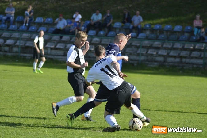 Zdjęcie w galerii na portalu naszwodzislaw.com: Strzelanina przy Młodzieżowej! Pstrążna górą wiadomości z regionu